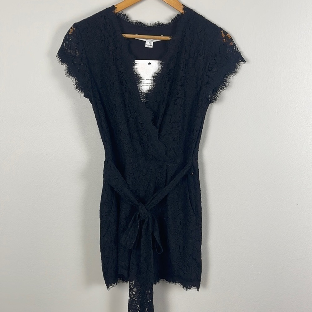 Diane Von Furstenberg Purdette Lace Romper. Black. Size 0.